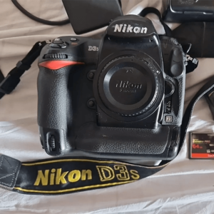 Used NIKON D3s Digital SLR